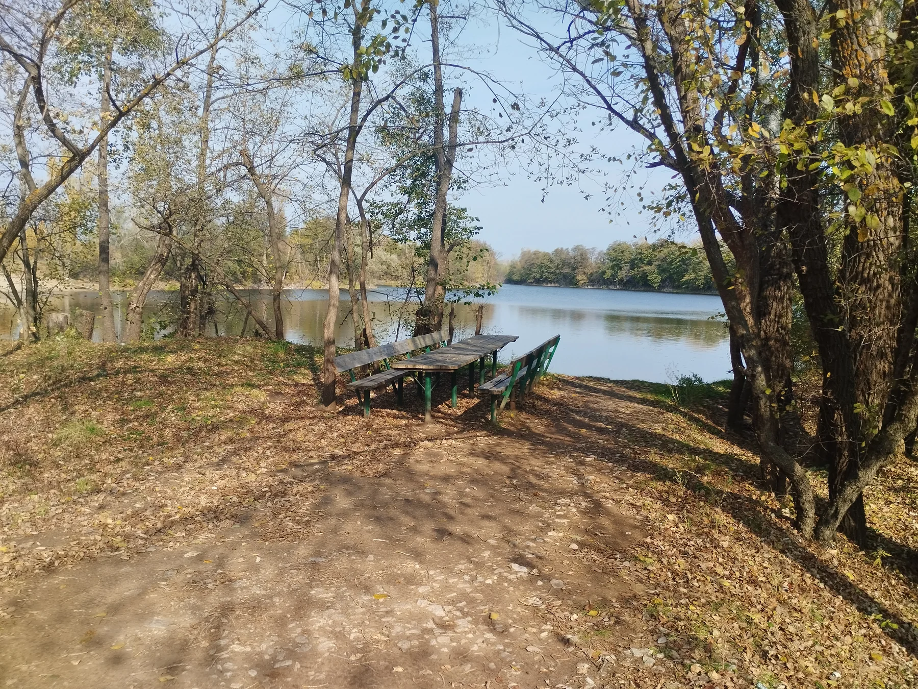 Берег озера